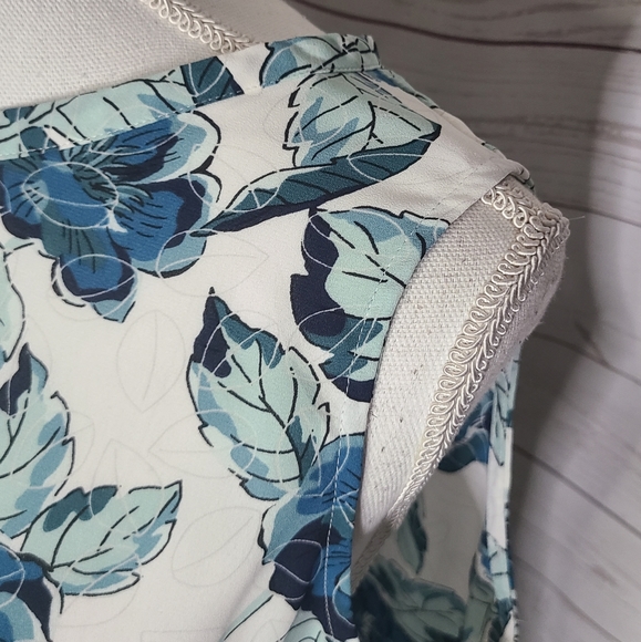 LOFT Blue Floral Tie Back Neck Layer Ruffle Bottom Sleeveless Blouse - Picture 9 of 12